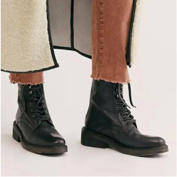 Free People Womens Leather Santa Fe Lace-Up Boot in Black Embossed US 10 40 - Picture 2 of 15